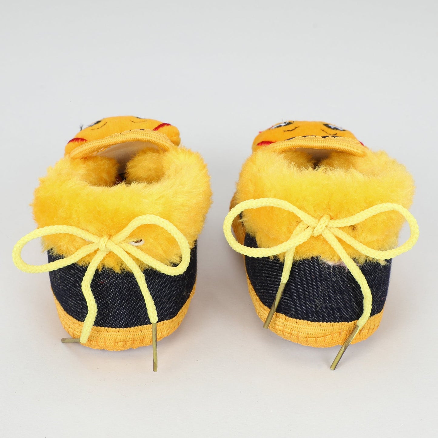 Denim Fur – Trendy & Warm Baby Booties in Denim Style