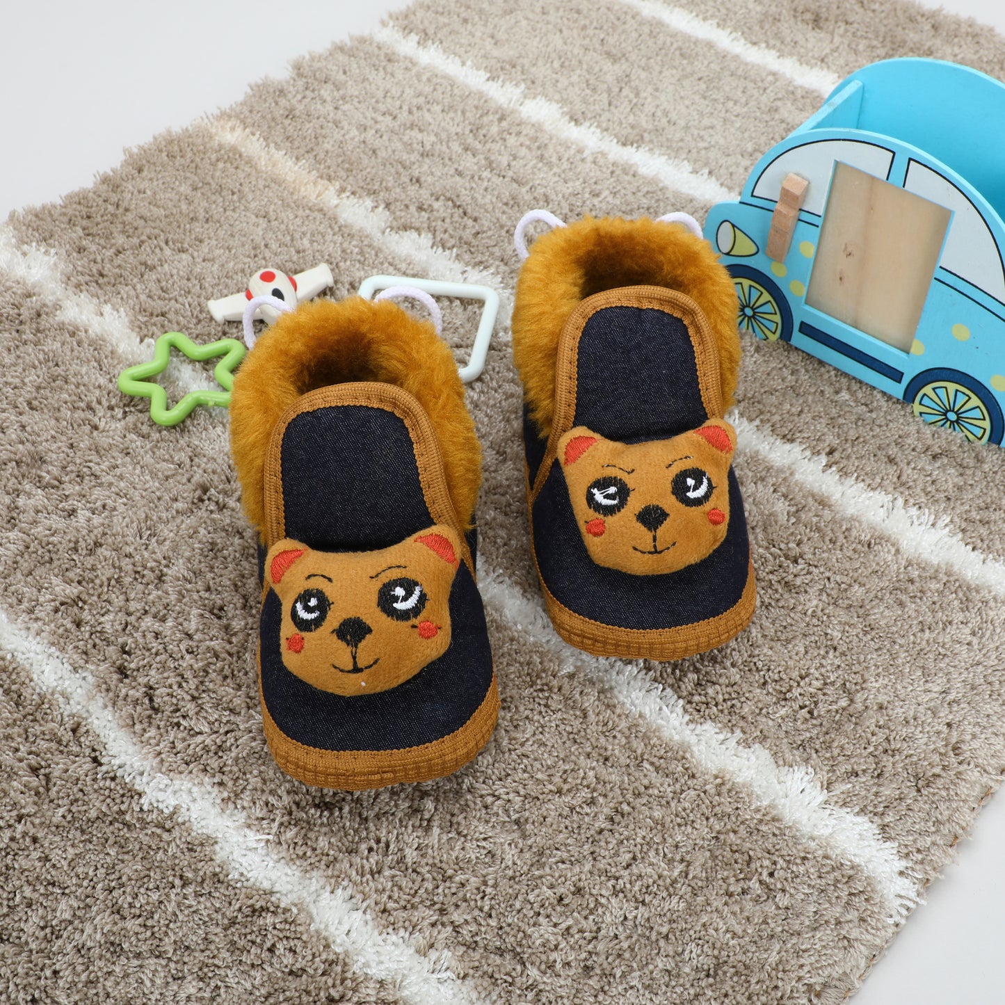 Denim Fur – Trendy & Warm Baby Booties in Denim Style
