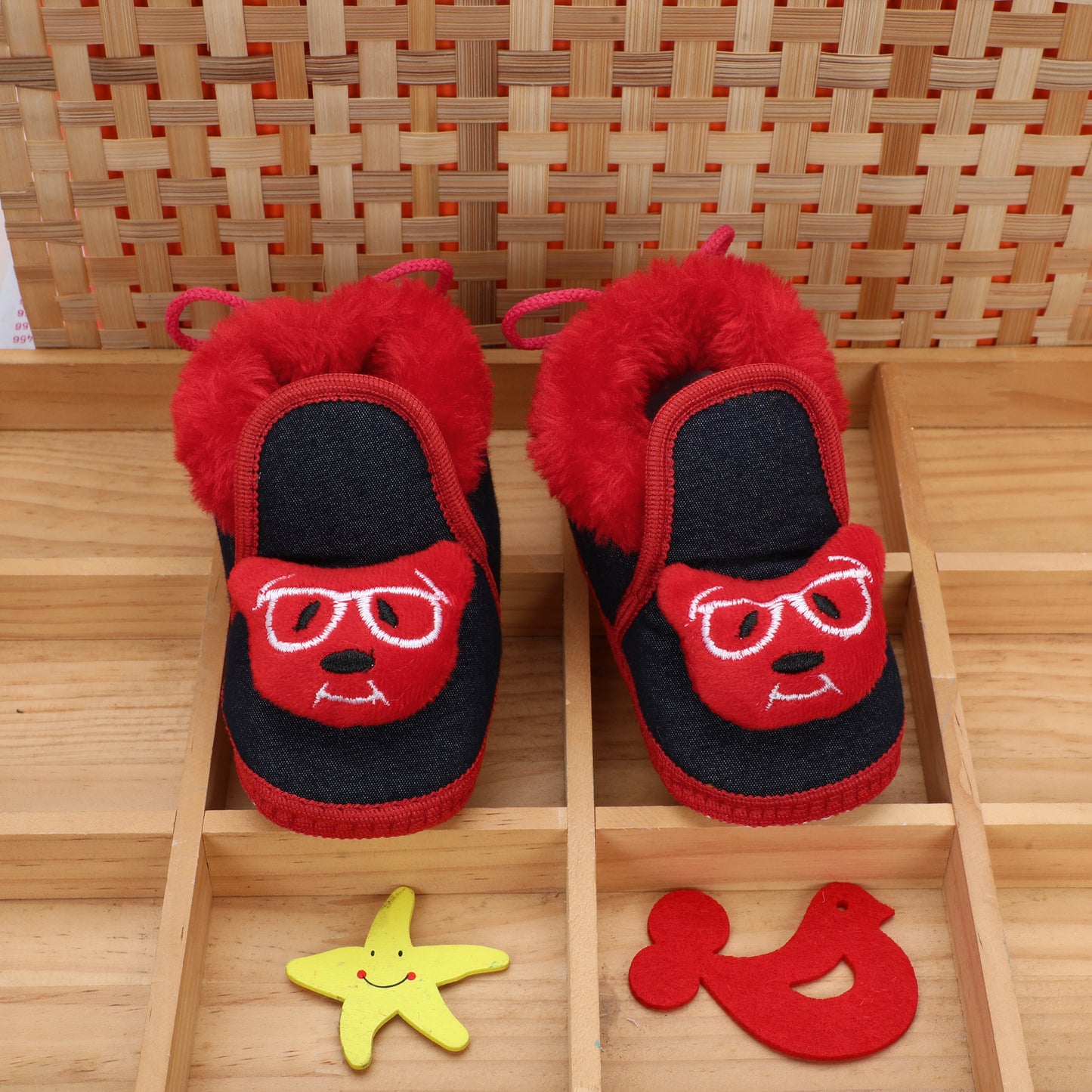 Denim Fur – Trendy & Warm Baby Booties in Denim Style