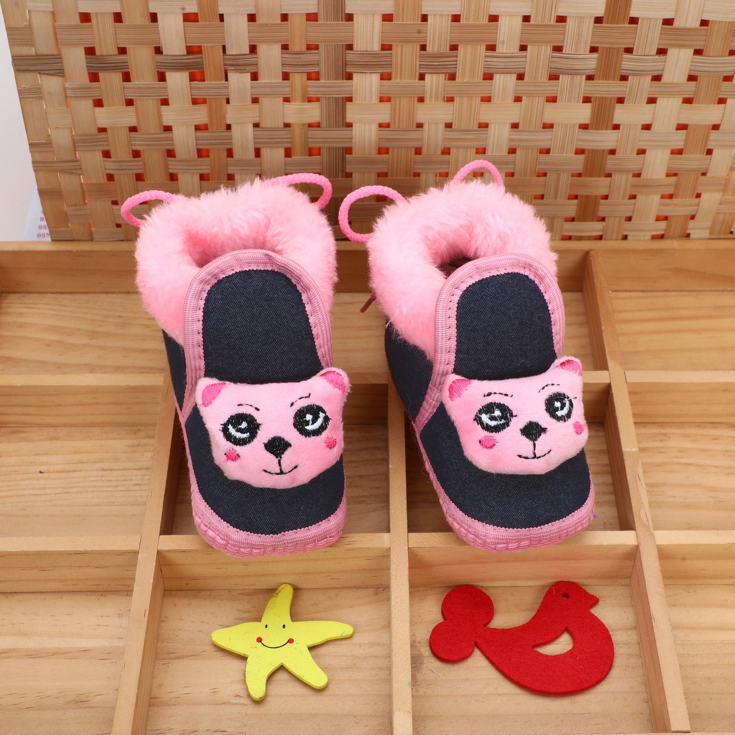 Denim Fur – Trendy & Warm Baby Booties in Denim Style
