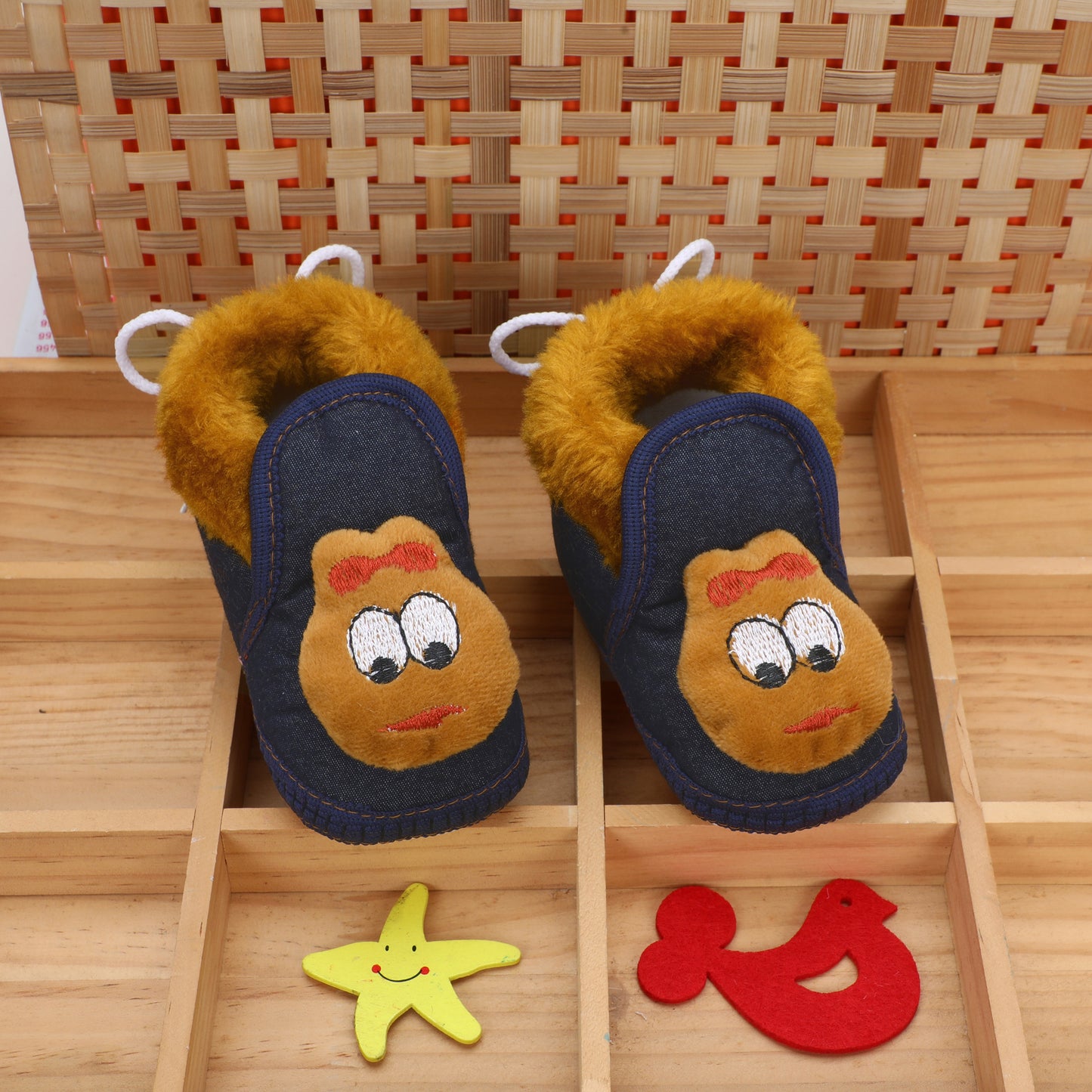 Denim Fur – Trendy & Warm Baby Booties in Denim Style