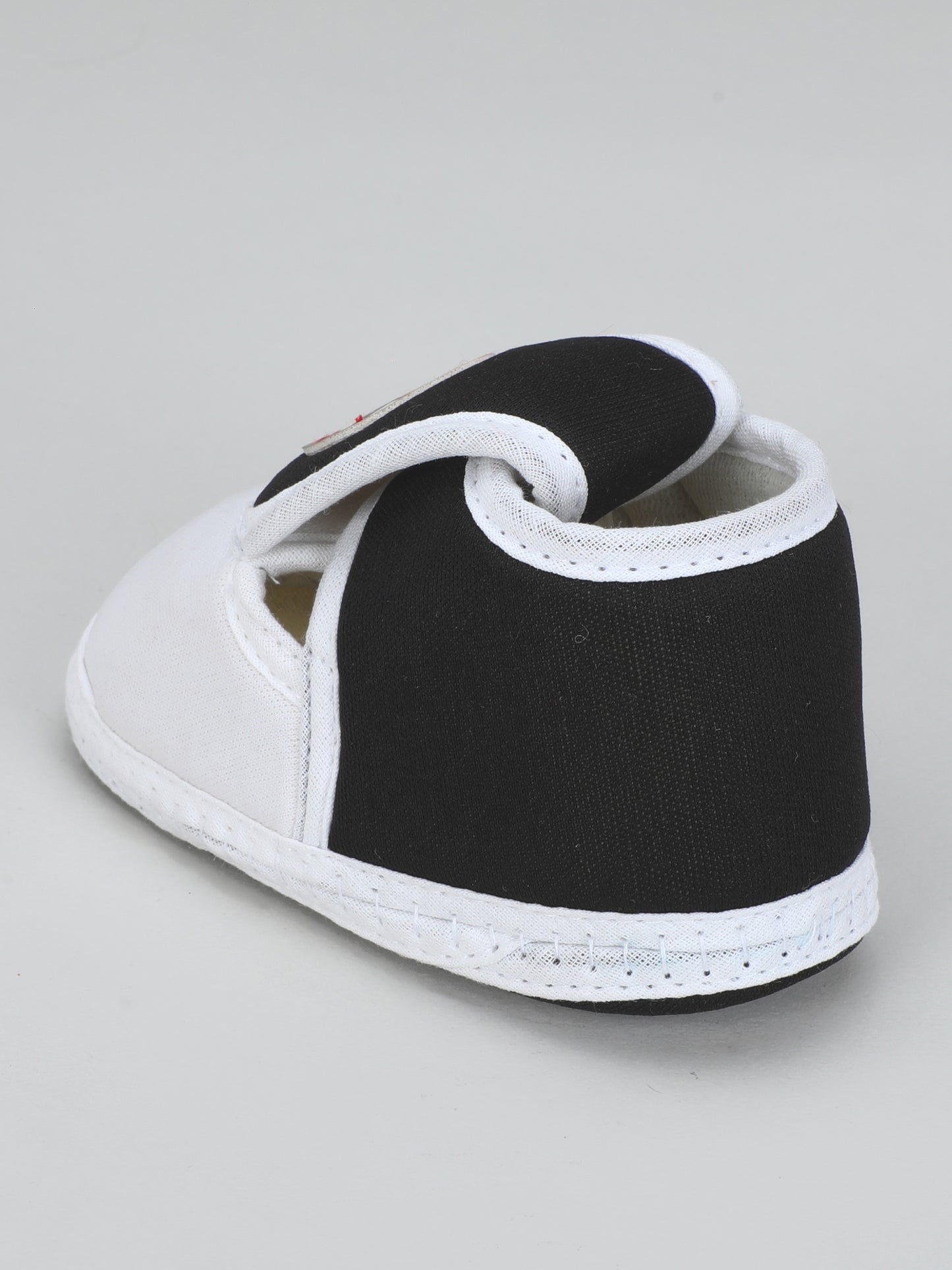 Reverse Welcrow Bukkal – Cozy Booties with Back Closure for Babies