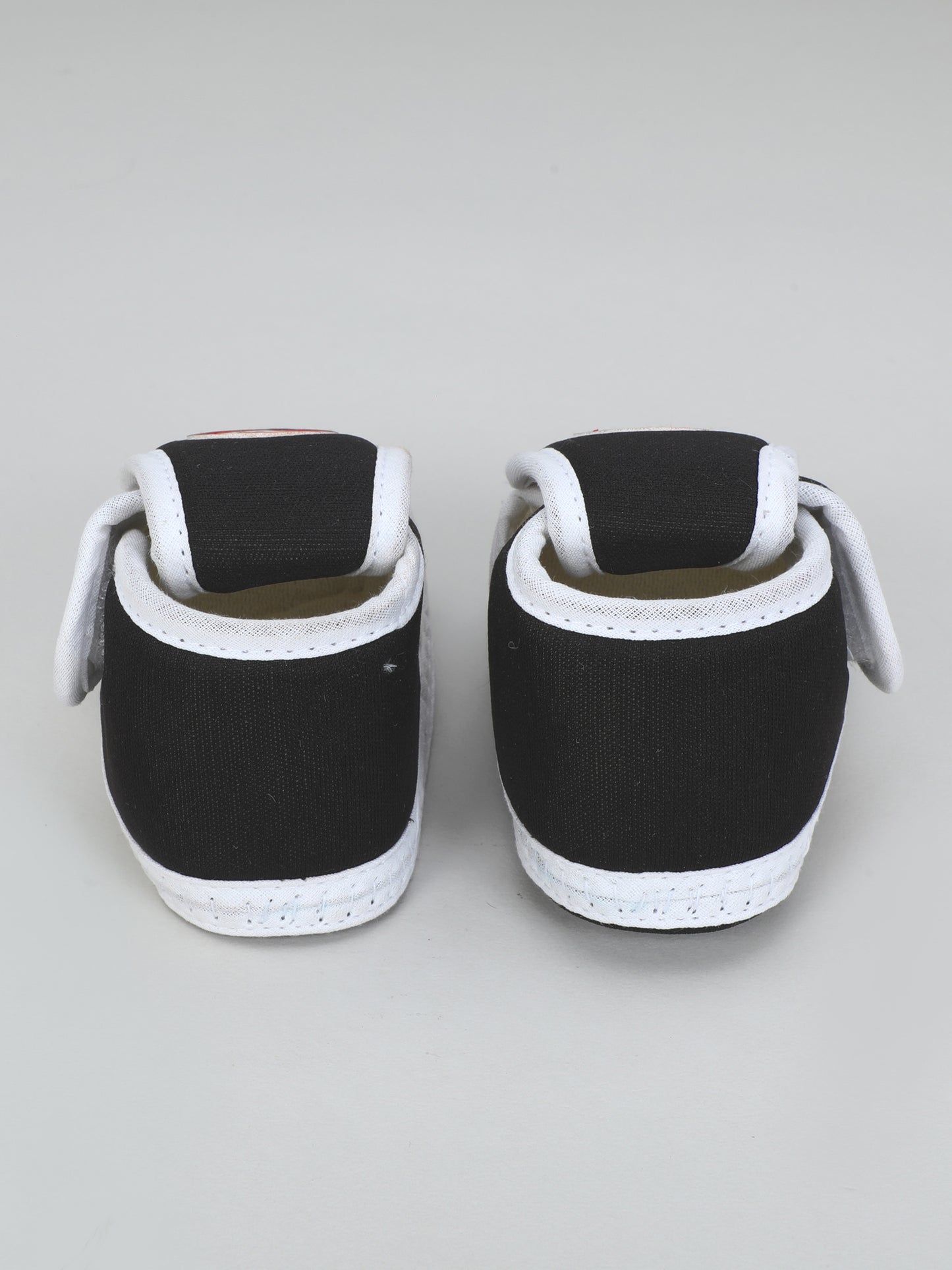 Reverse Welcrow Bukkal – Cozy Booties with Back Closure for Babies