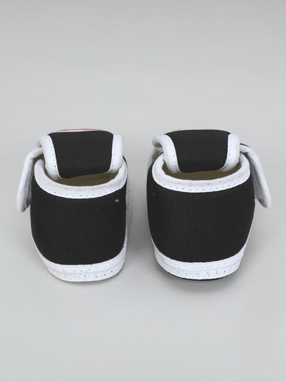 Reverse Welcrow Bukkal – Cozy Booties with Back Closure for Babies