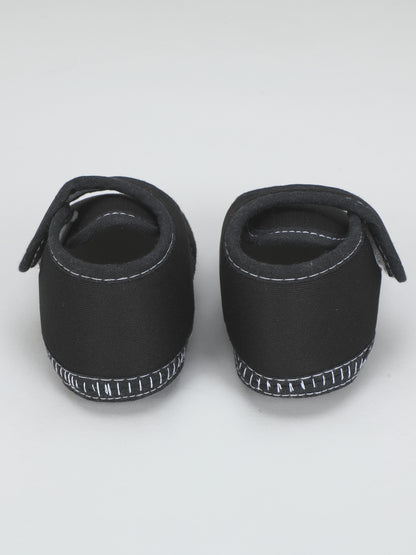 Welcrow Bukkal – Soft Booties for Easy Closure & Ultimate Comfort